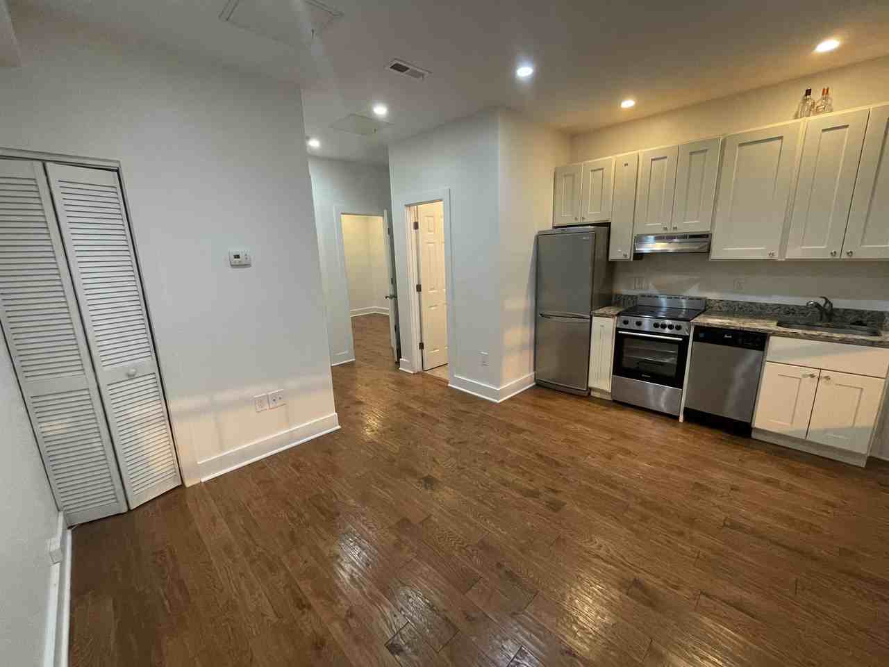 1405 Perry Pl Nw #B - Photo 5 of 22