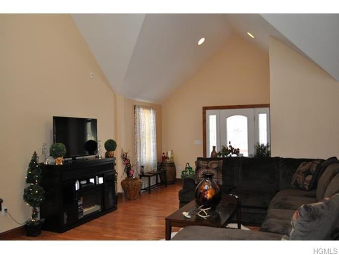 81 Sunrise Trail - Photo 2 of 13