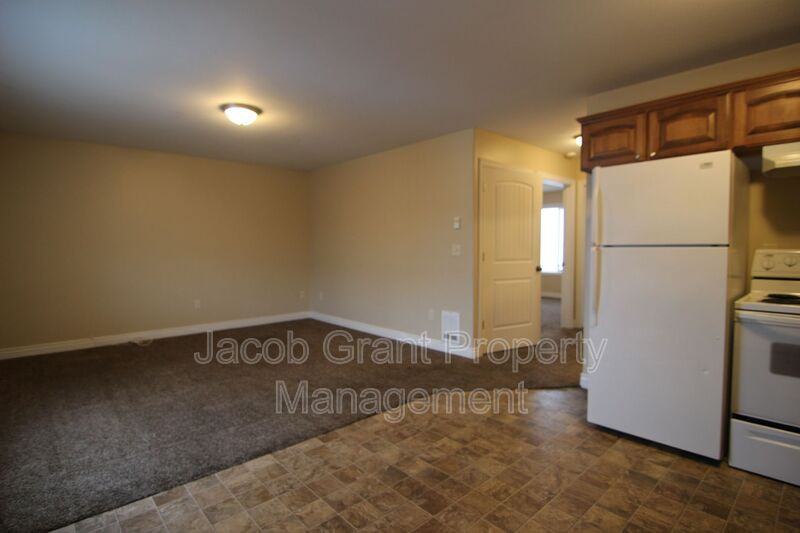 245 Opal Ct #2G - Photo 2 of 16