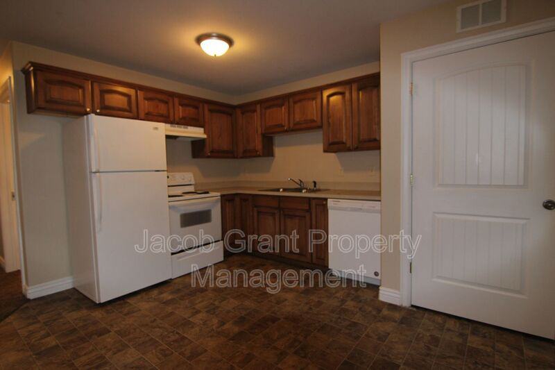 245 Opal Ct #2G - Photo 3 of 16