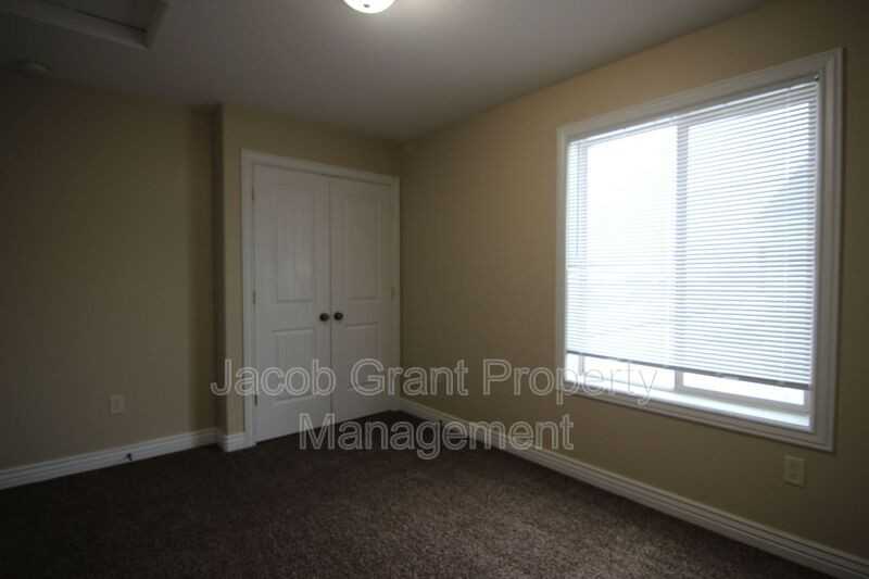 245 Opal Ct #2G - Photo 4 of 16