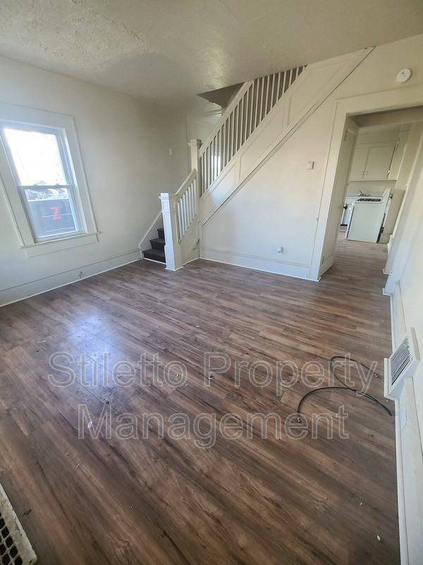 68 Vine St - Photo 2 of 13