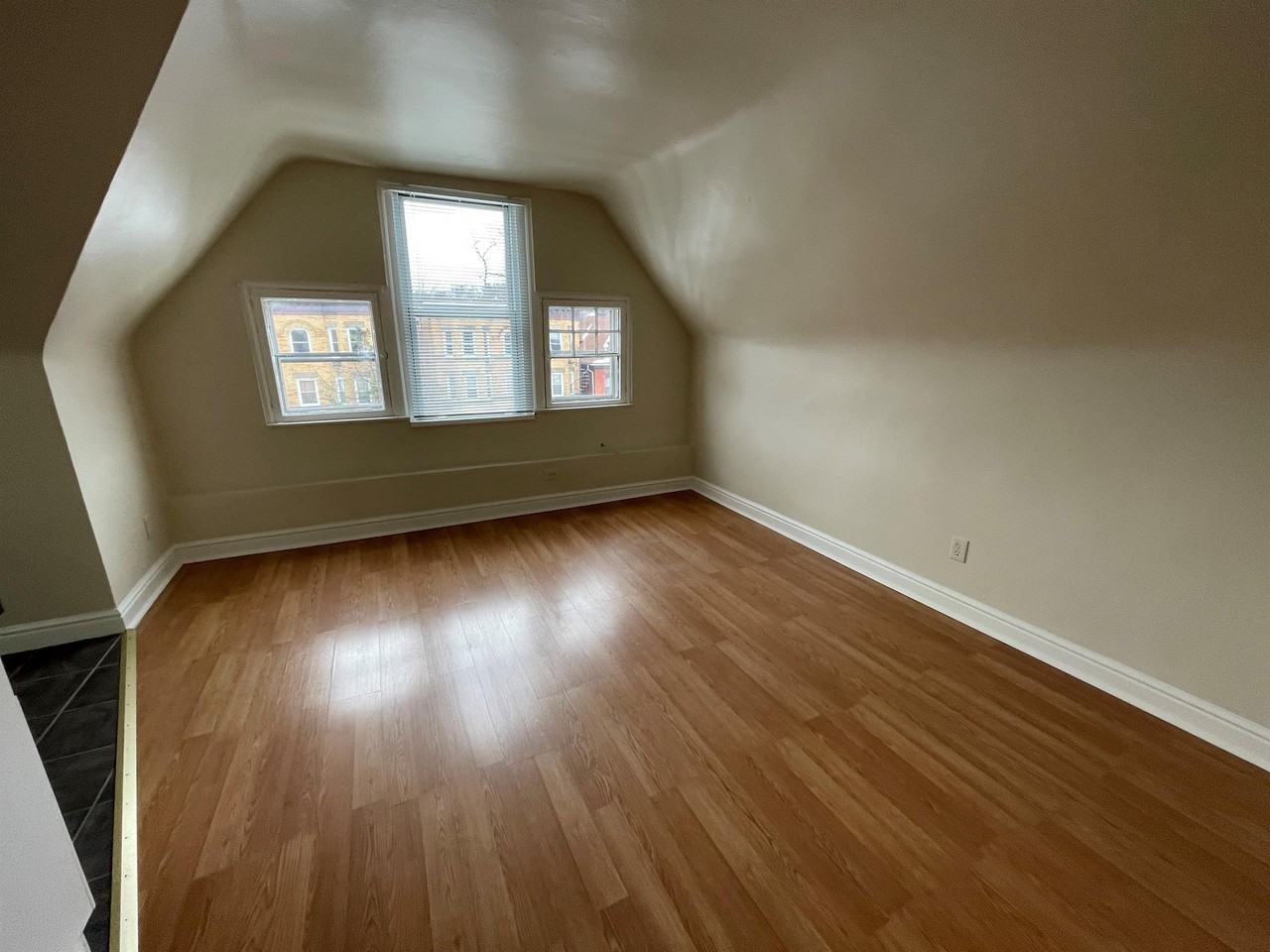 5545 Jackson St #3 - Photo 3 of 14