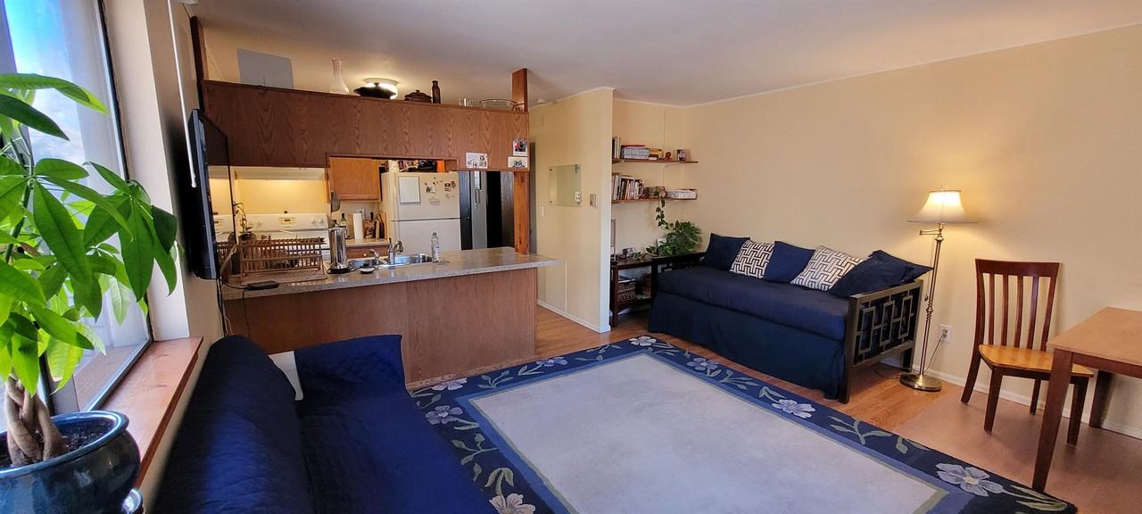2445 19th St #B - Photo 3 of 12