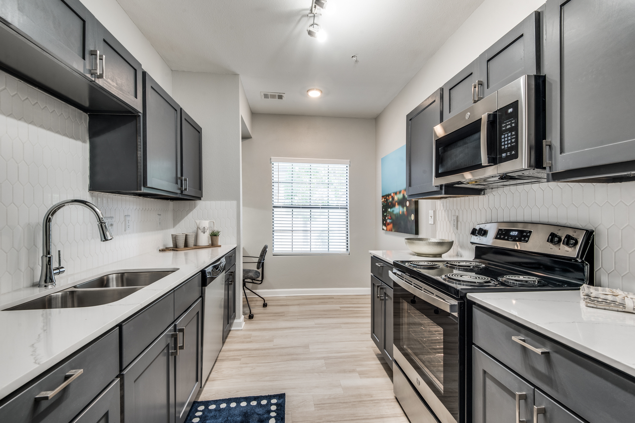 The Vincent - Photo 3 of 39