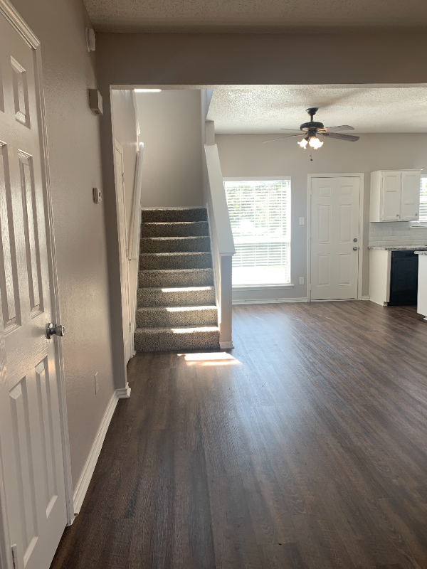 9406 Chimneywood Dr - Photo 2 of 18
