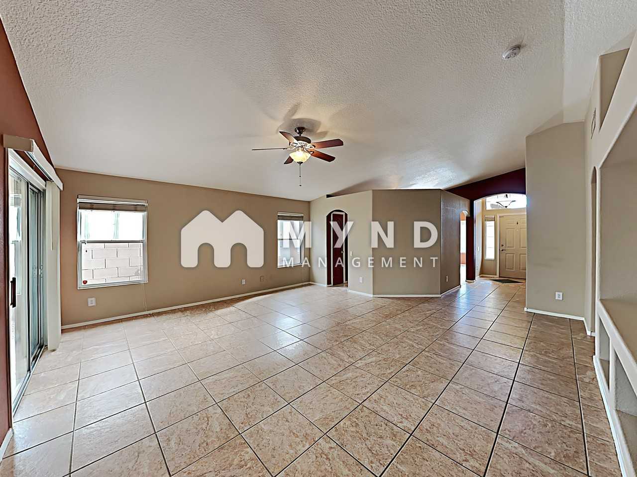 2556 W Saguaro Bluffs Dr - Photo 2 of 20
