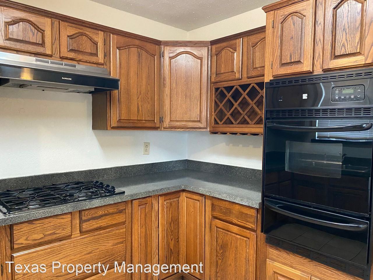 1607 Mcanear St - Photo 2 of 16