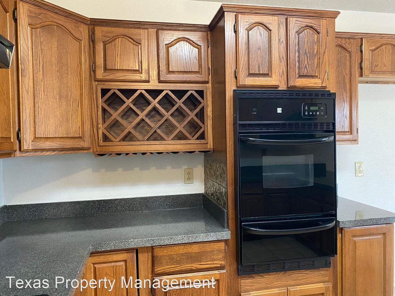 1607 Mcanear St - Photo 3 of 16