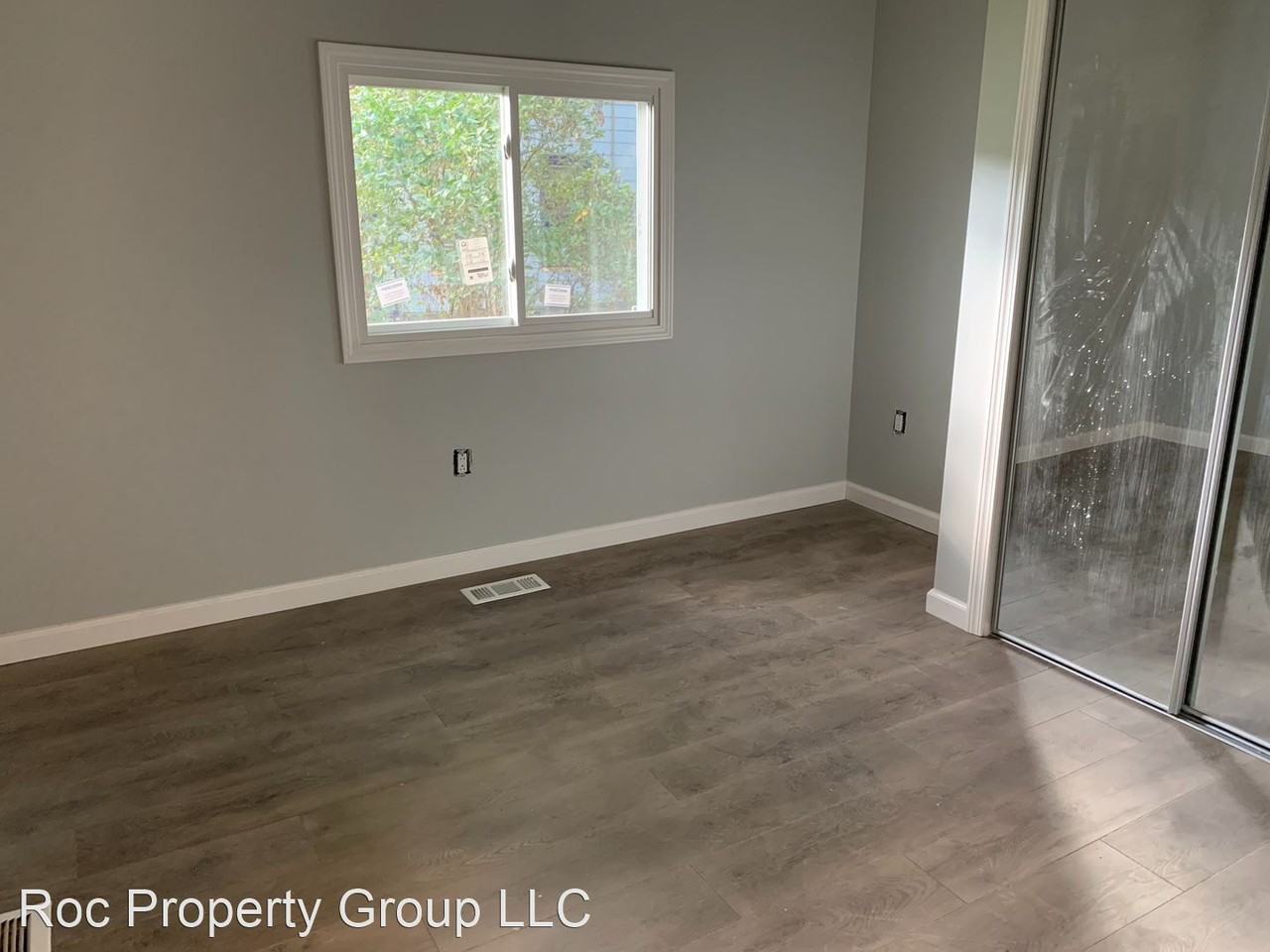 64 Sanford St - Photo 3 of 8