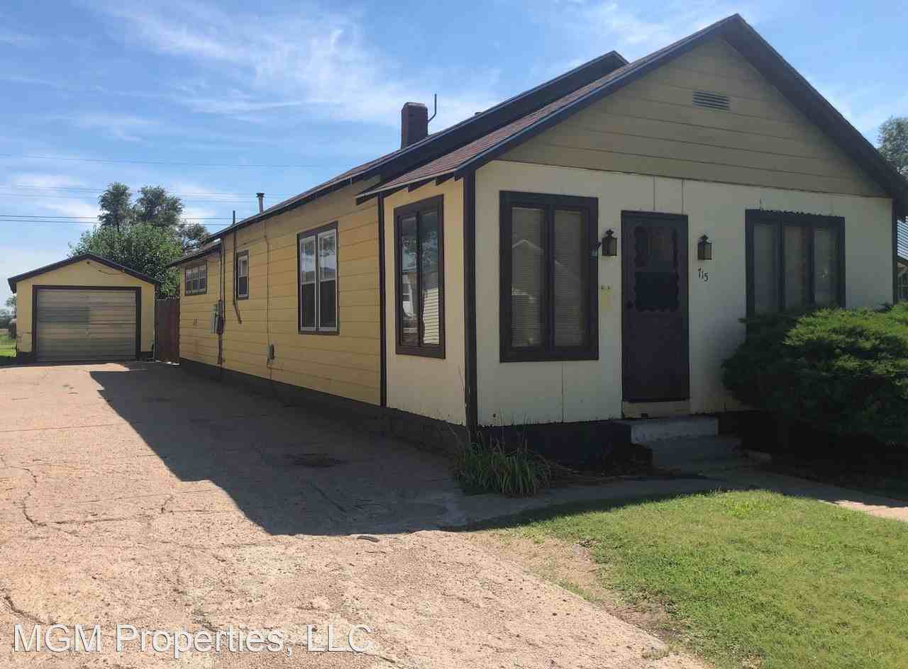 715 E 2nd St - Photo 2 of 13