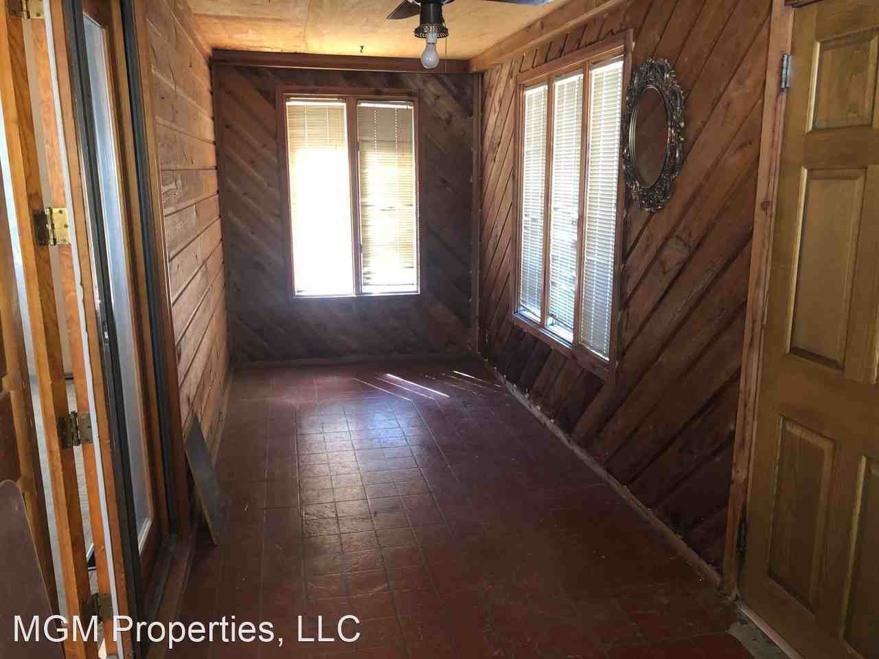 715 E 2nd St - Photo 3 of 13