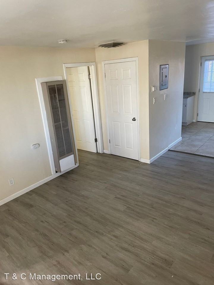 220 San Pablo St NE - Photo 2 of 4