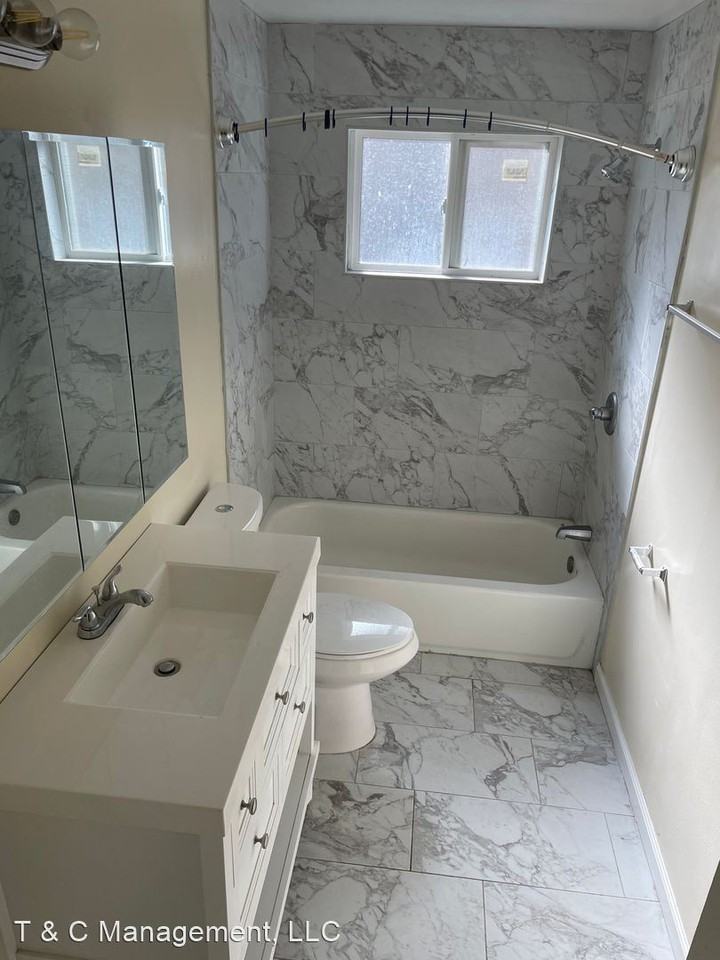 220 San Pablo St NE - Photo 3 of 4