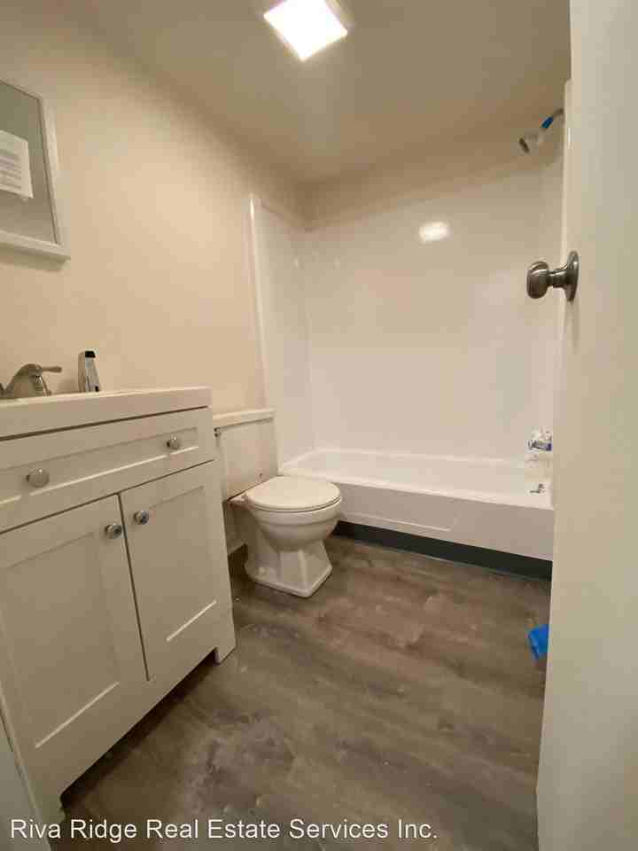 2224 Sarah Street - Photo 3 of 9