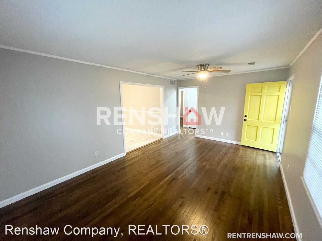3822 Maid Marian Ln - Photo 3 of 14