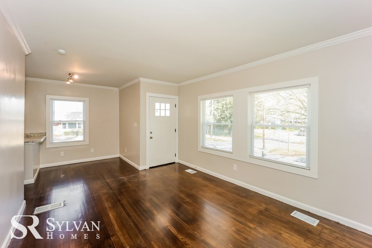 1381 Benteen Way Se - Photo 2 of 11