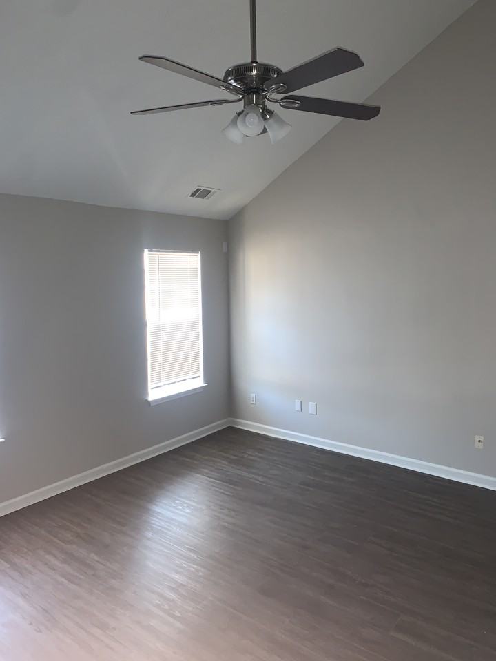 1243 Harpeth Dr - Photo 3 of 13