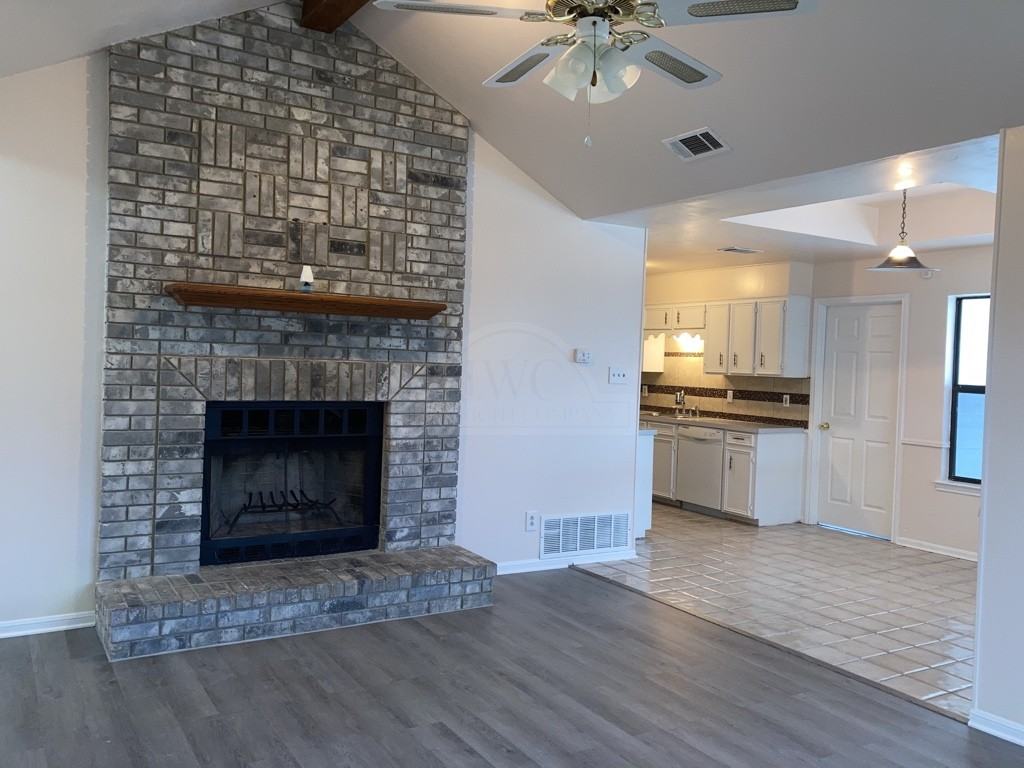1602 Richard Dr - Photo 3 of 19