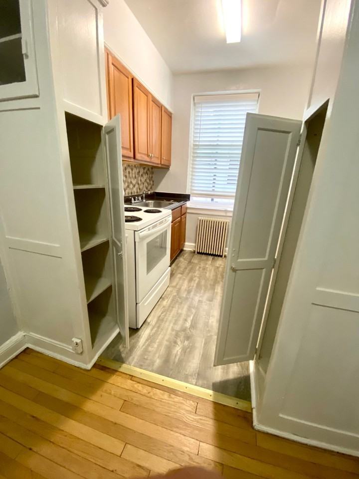 219 Upshur St Nw - Photo 5 of 36