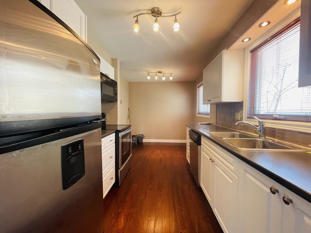 1600 Meadowfield Pl - Photo 3 of 10