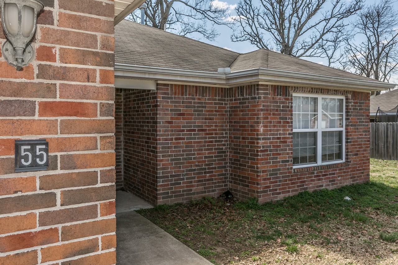 55 Rob St - Photo 2 of 16