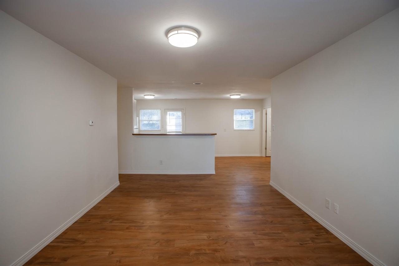 2039 College View Rd #1 - Photo 2 of 10