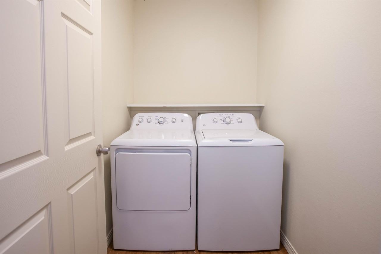 2039 College View Rd #1 - Photo 7 of 10