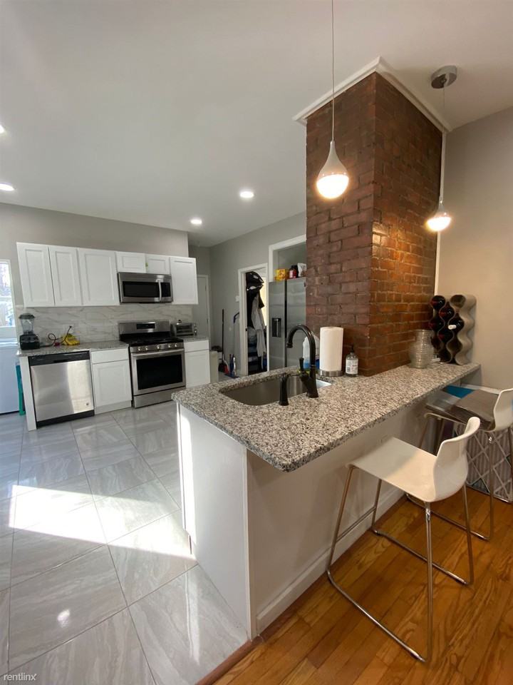 732 Elm St - Photo 2 of 11