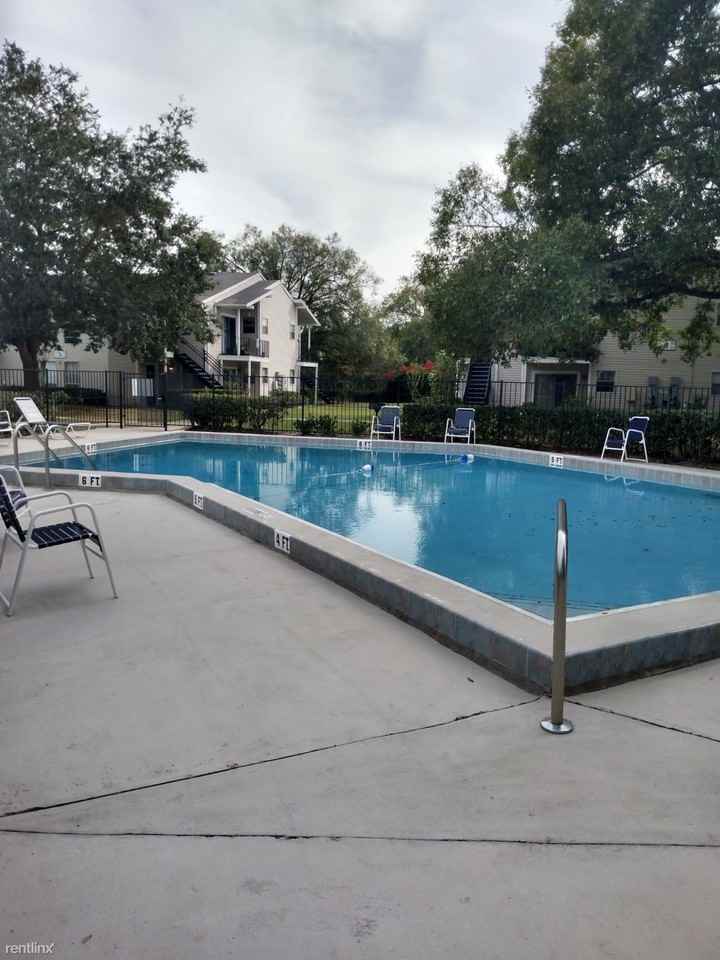 Brandywood Apt - Photo 2 of 6