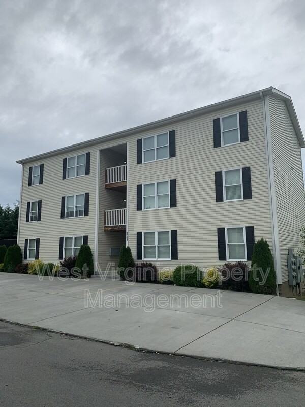 196 Cardinal Way #60 - Photo 2 of 15