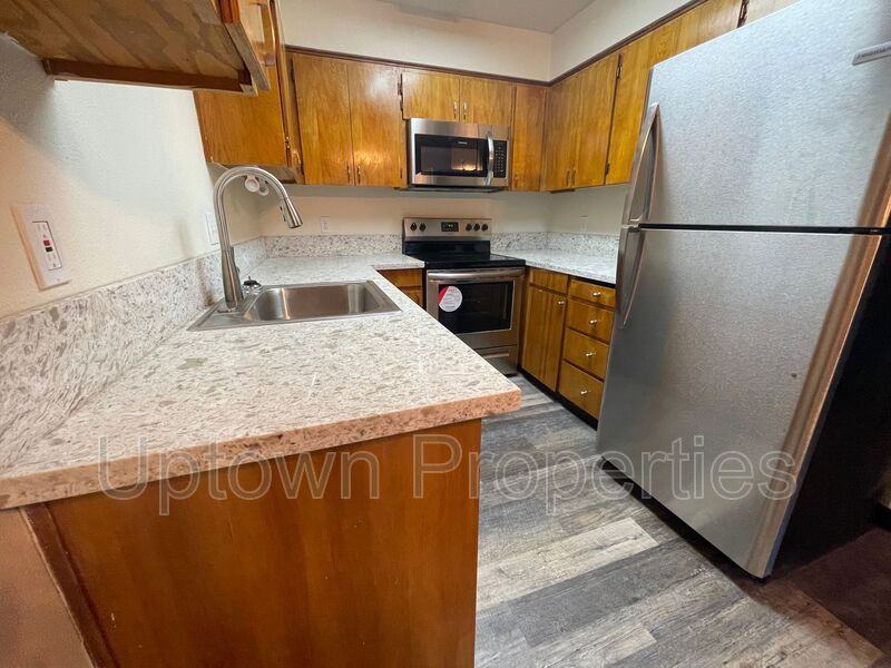 6422 Se Division St - Photo 2 of 7