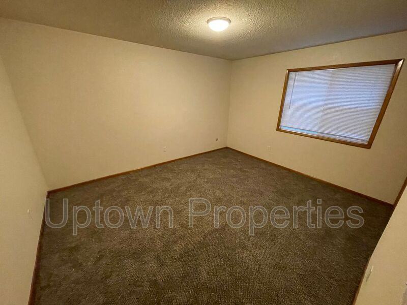 6422 Se Division St - Photo 3 of 7