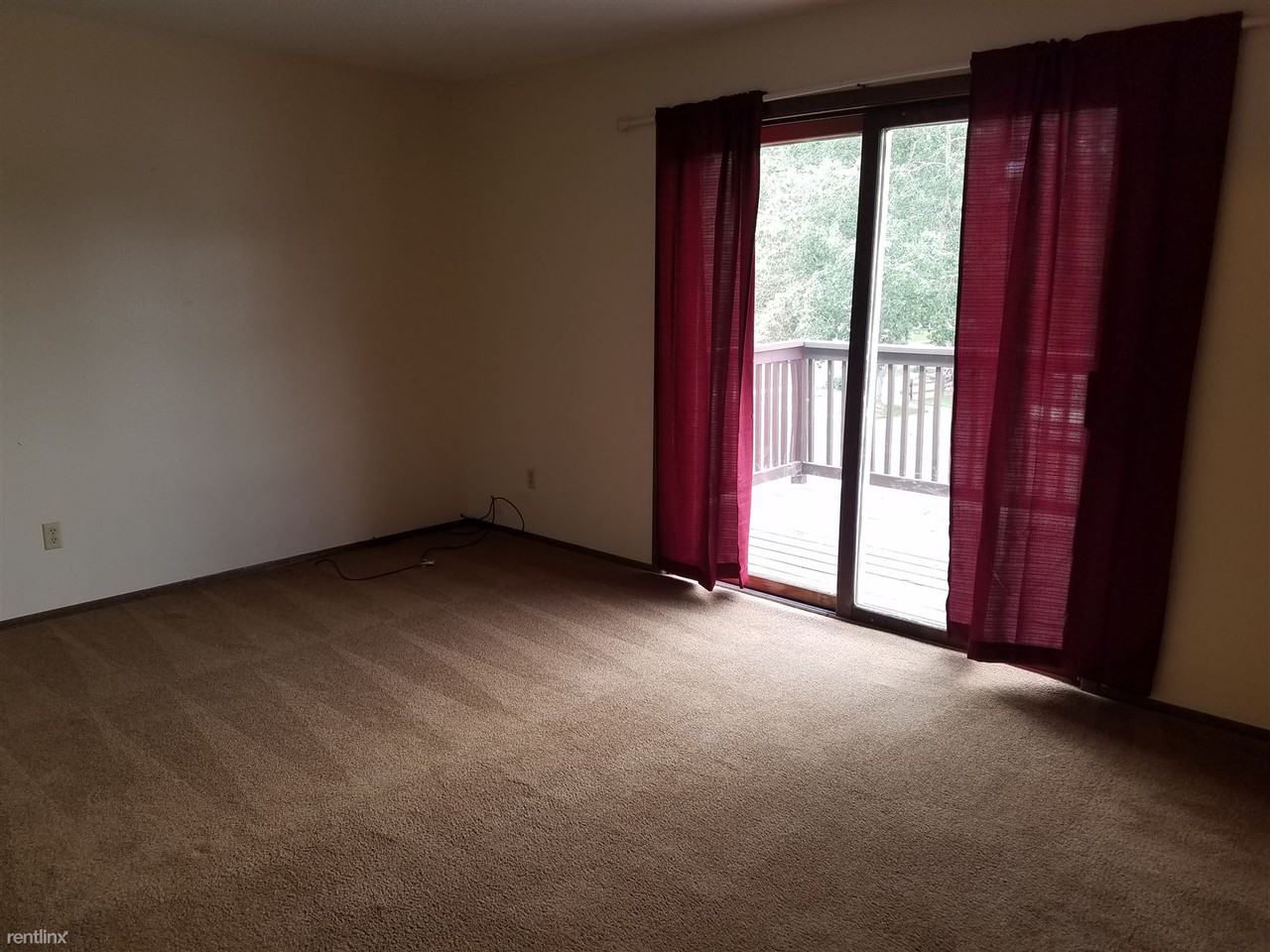 1002 Beaumont Dr - Photo 3 of 6