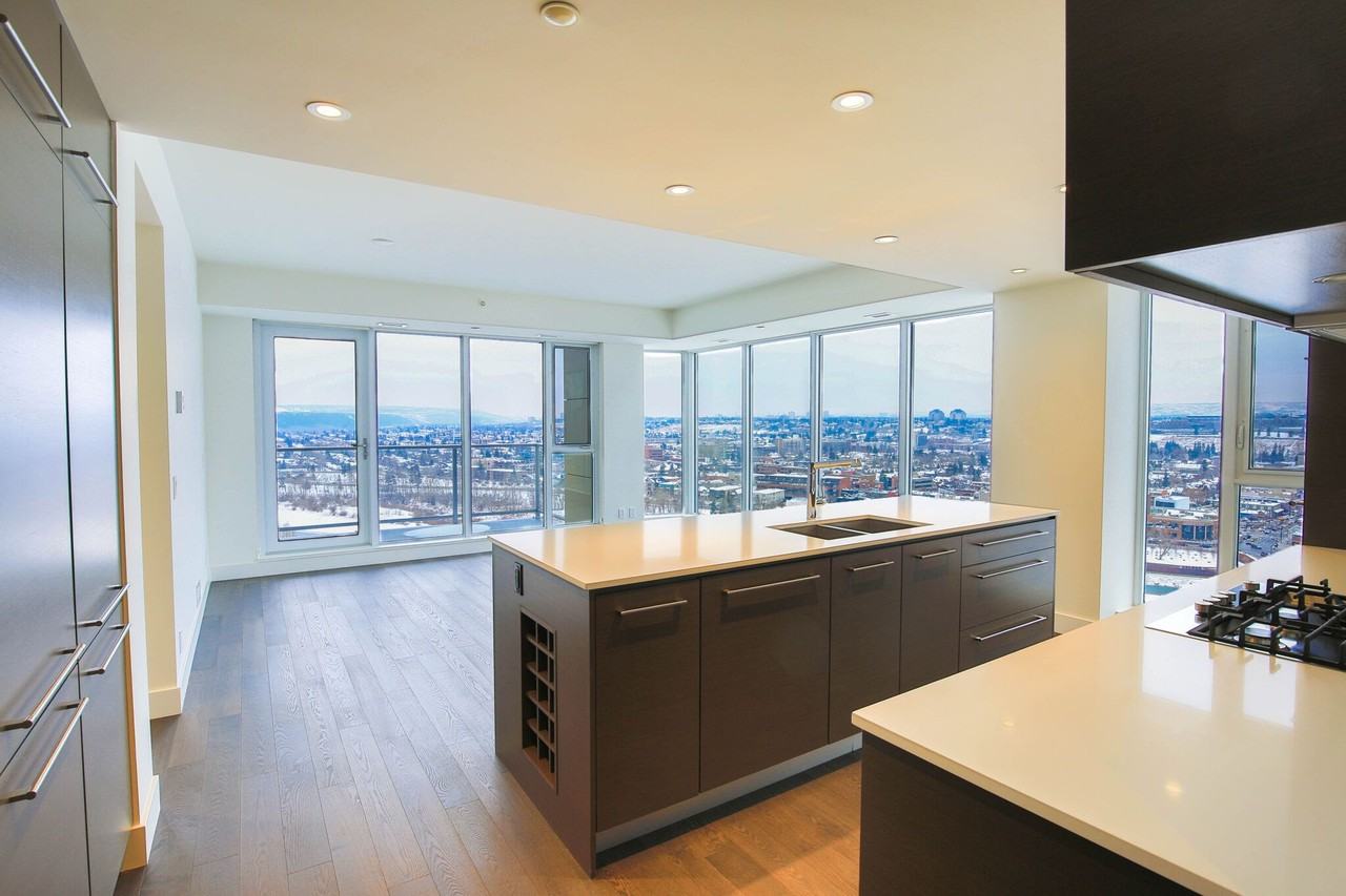 1903, 1025 5 Ave SW - Photo 2 of 15