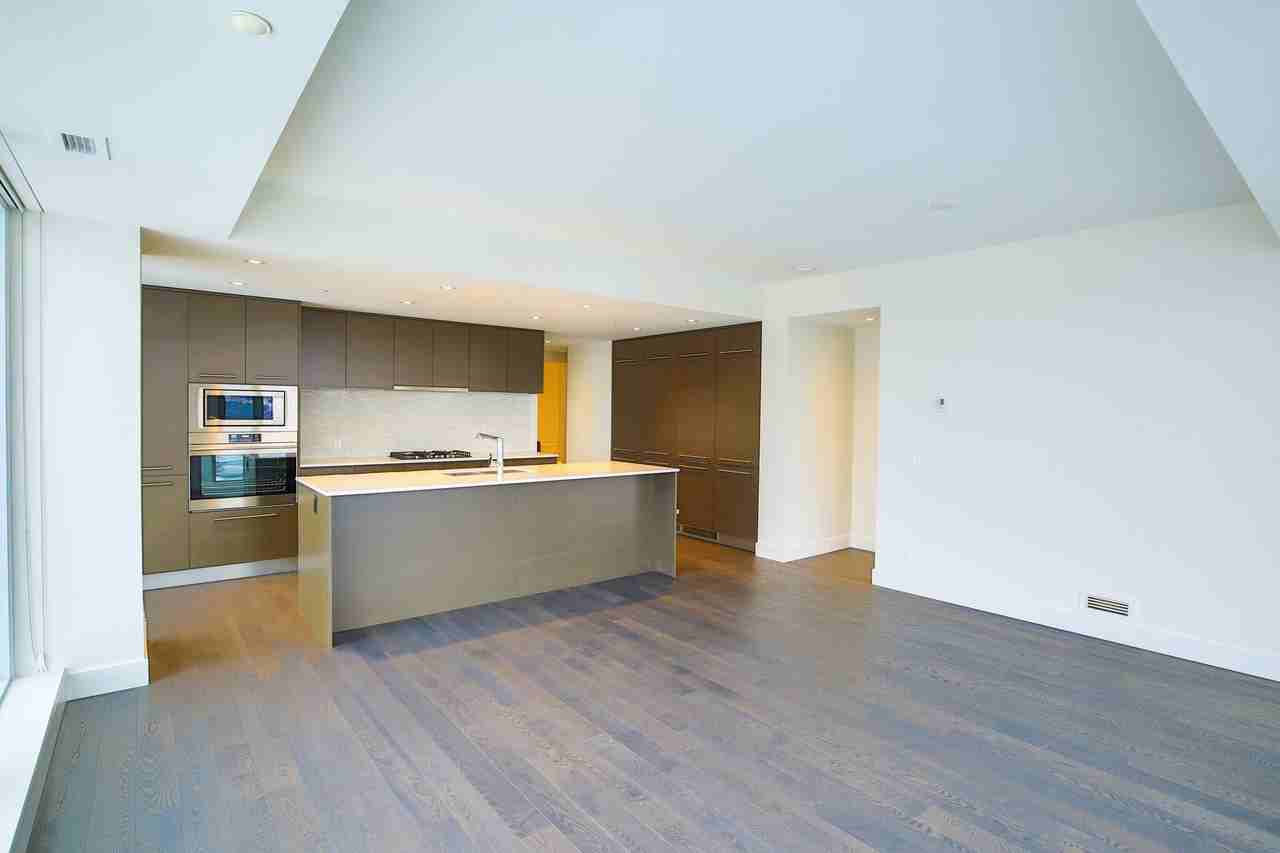 1903, 1025 5 Ave SW - Photo 3 of 15