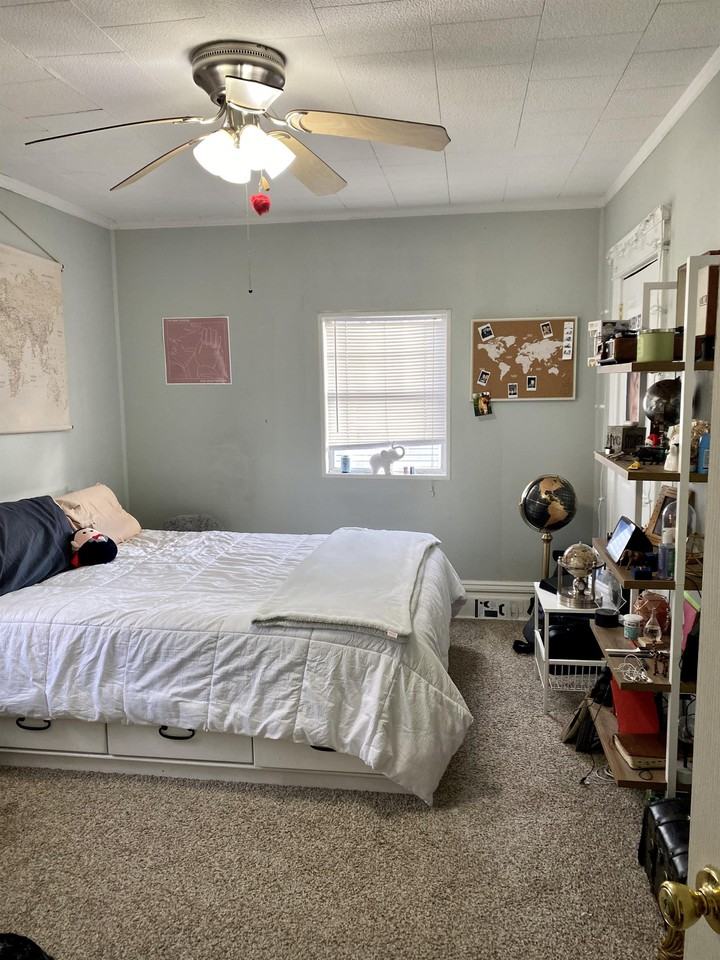 1601 6th Ave #2 - Photo 4 of 7