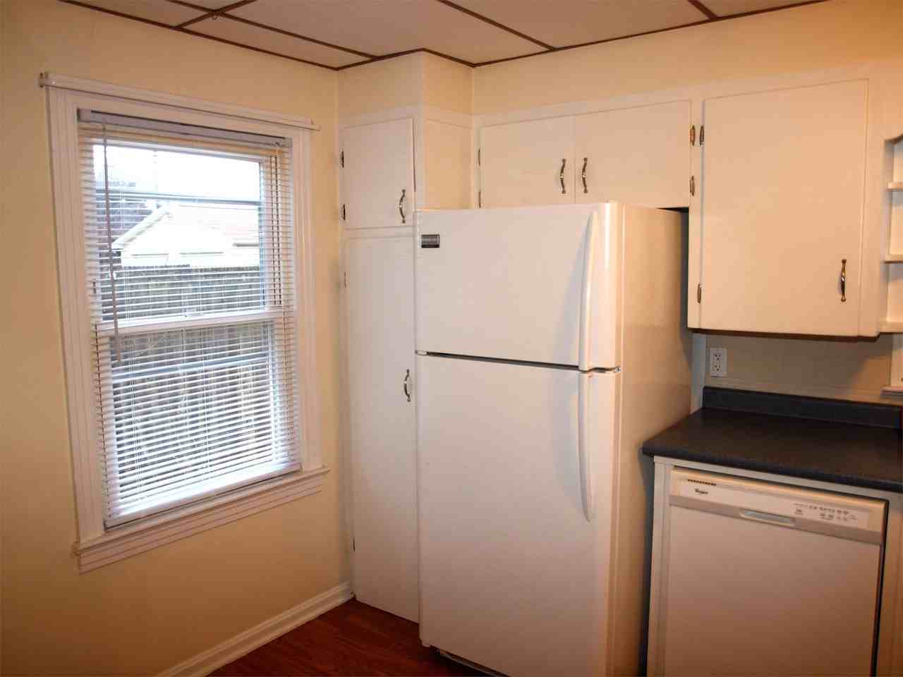 318 Bellflower Ave Nw #2 - Photo 3 of 10