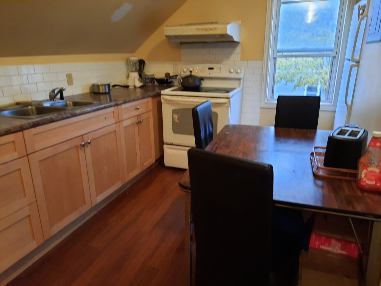 3 225-University Avenue - 3 #3 - Photo 3 of 5