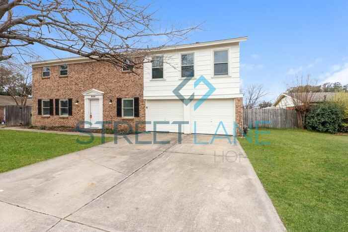 805 Savannah Way - Photo 2 of 15