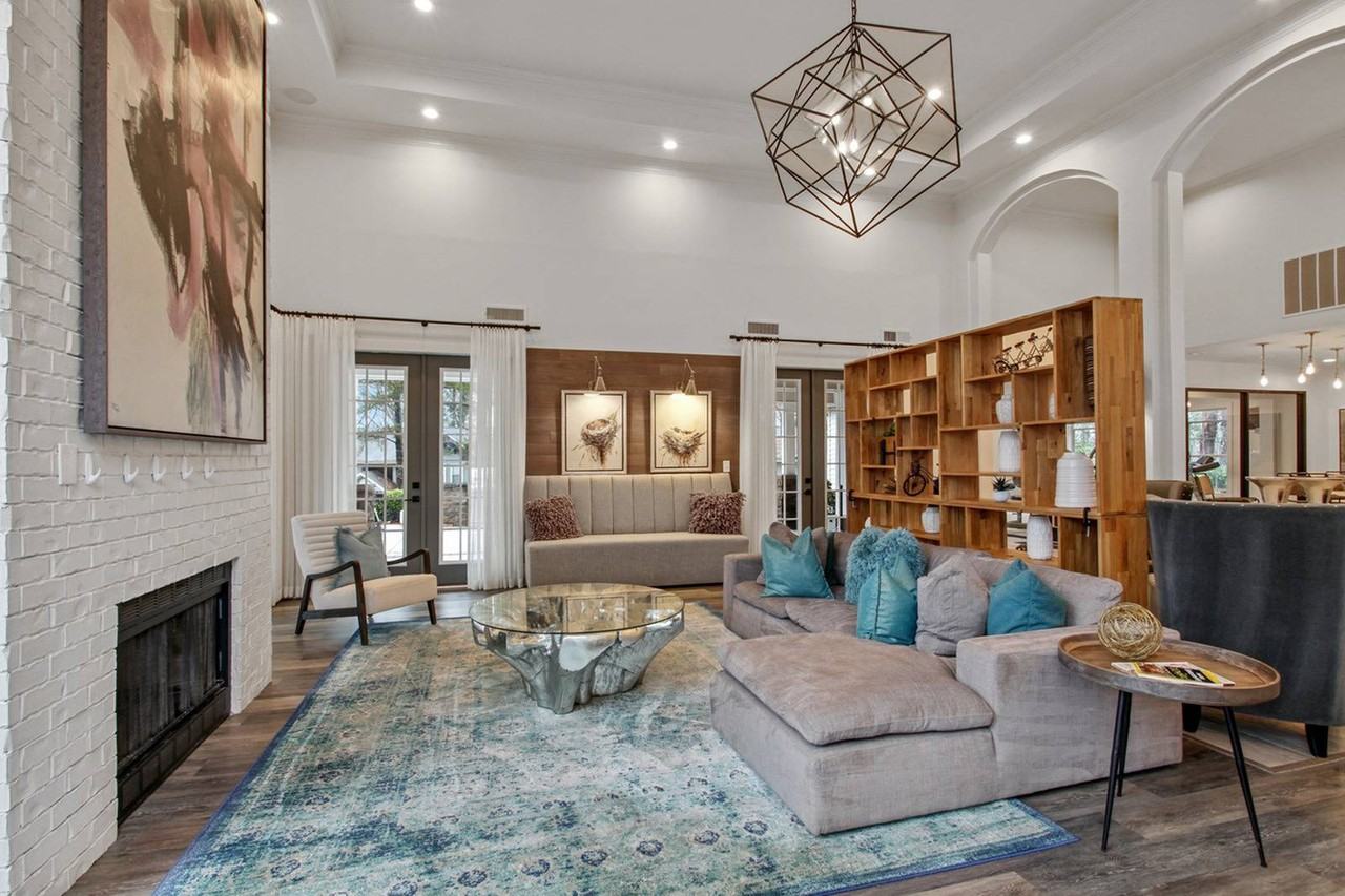 Elliot Apartments on Abernathy - Photo 6 of 102