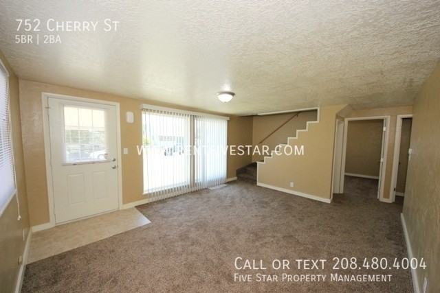 752 Cherry St - Photo 2 of 16