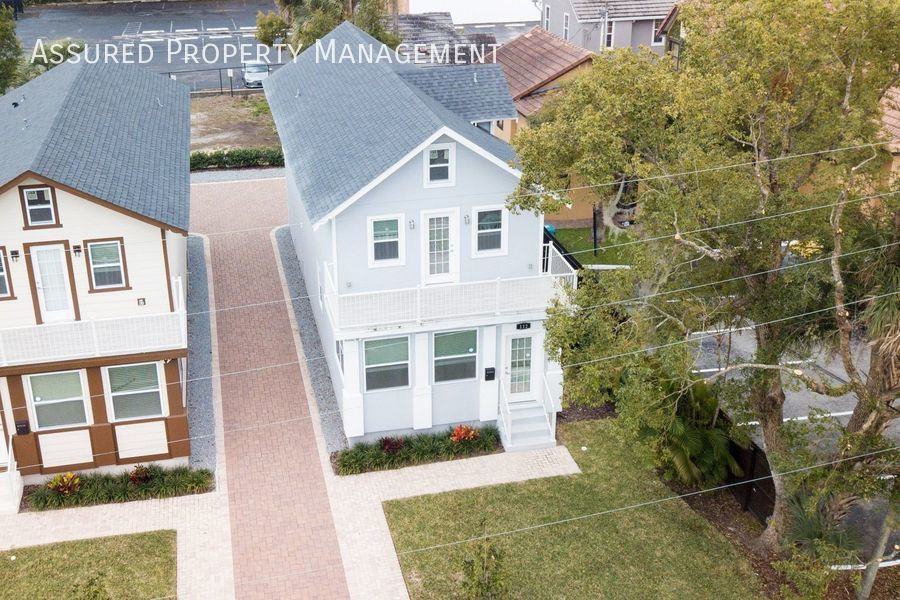 112 E Concord St - Photo 3 of 35