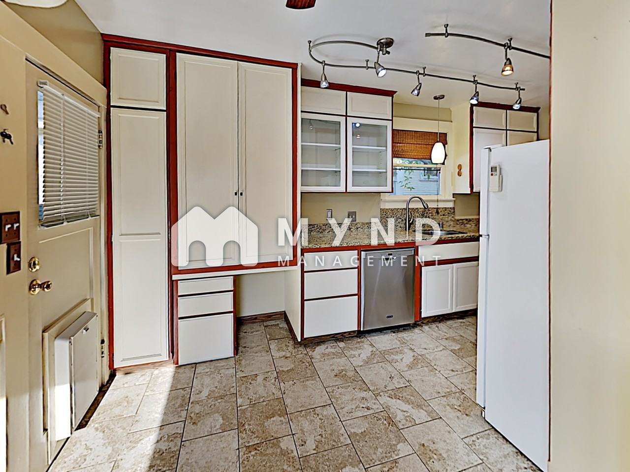 2024 35th St - Photo 2 of 24