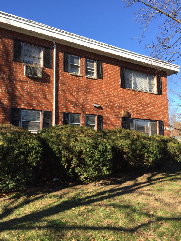 420 W 7th St - Photo 2 of 10