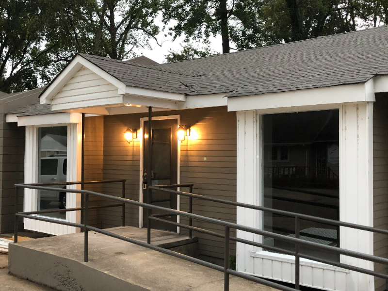 313 Saint Francis Ave - Photo 3 of 5