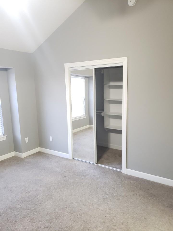 10506 E 45th Pl #10506 - Photo 3 of 6