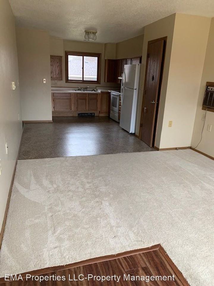 608 W 3rd St. - Photo 2 of 9