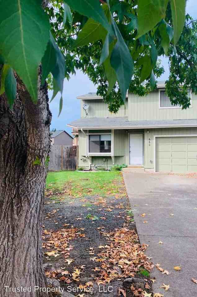 660 Oakdale Ave - Photo 2 of 12