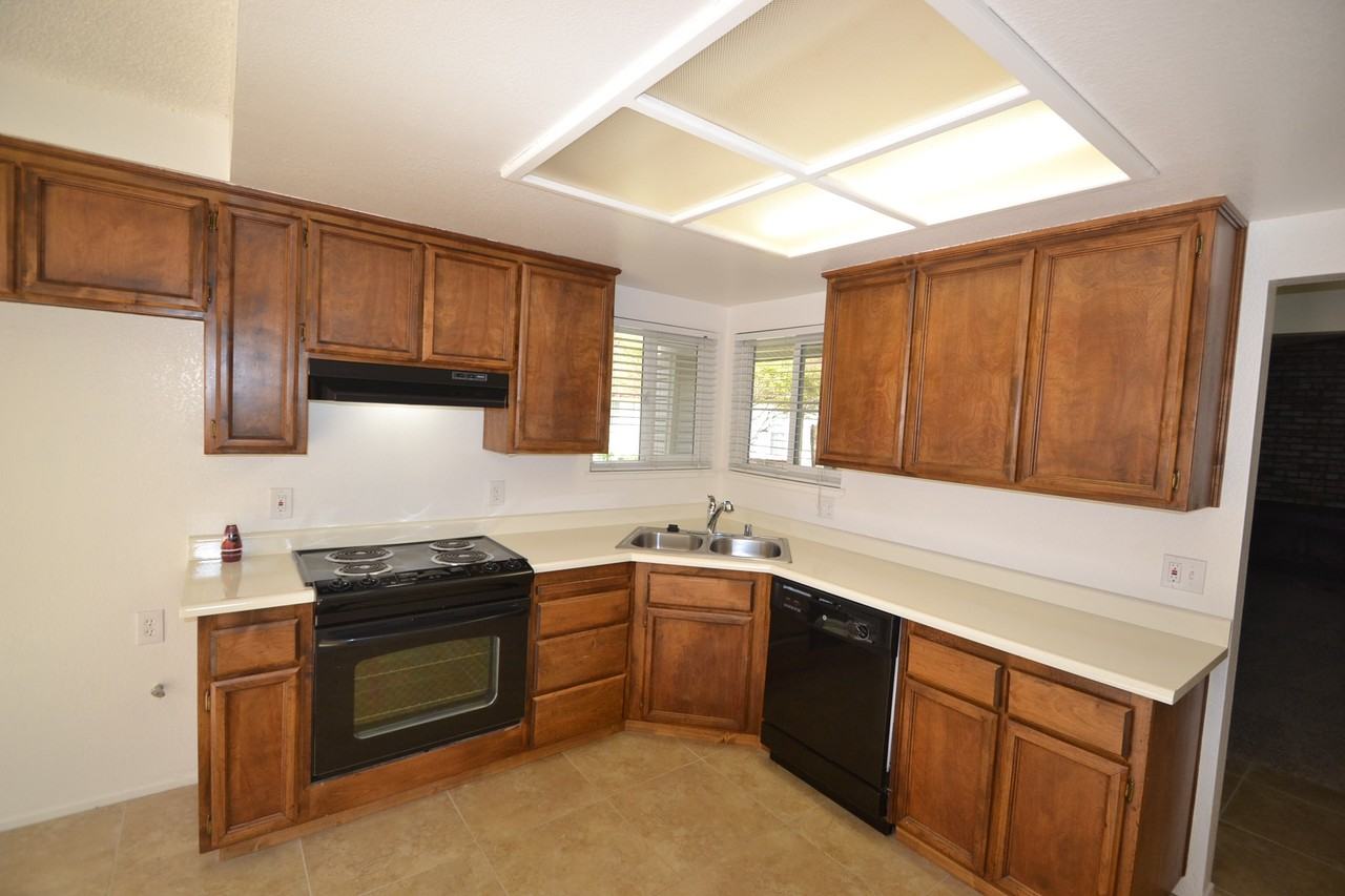 6501 Tuscany Ct - Photo 2 of 8